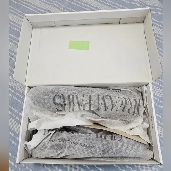 Dream Pairs Flats - Picture 6 of 6